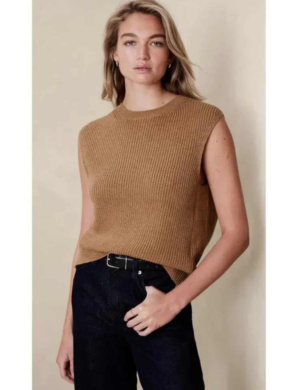 Banana Republic Factory Ribbed Sweater Vest 
Sleeveless Knit Shell Camel tan